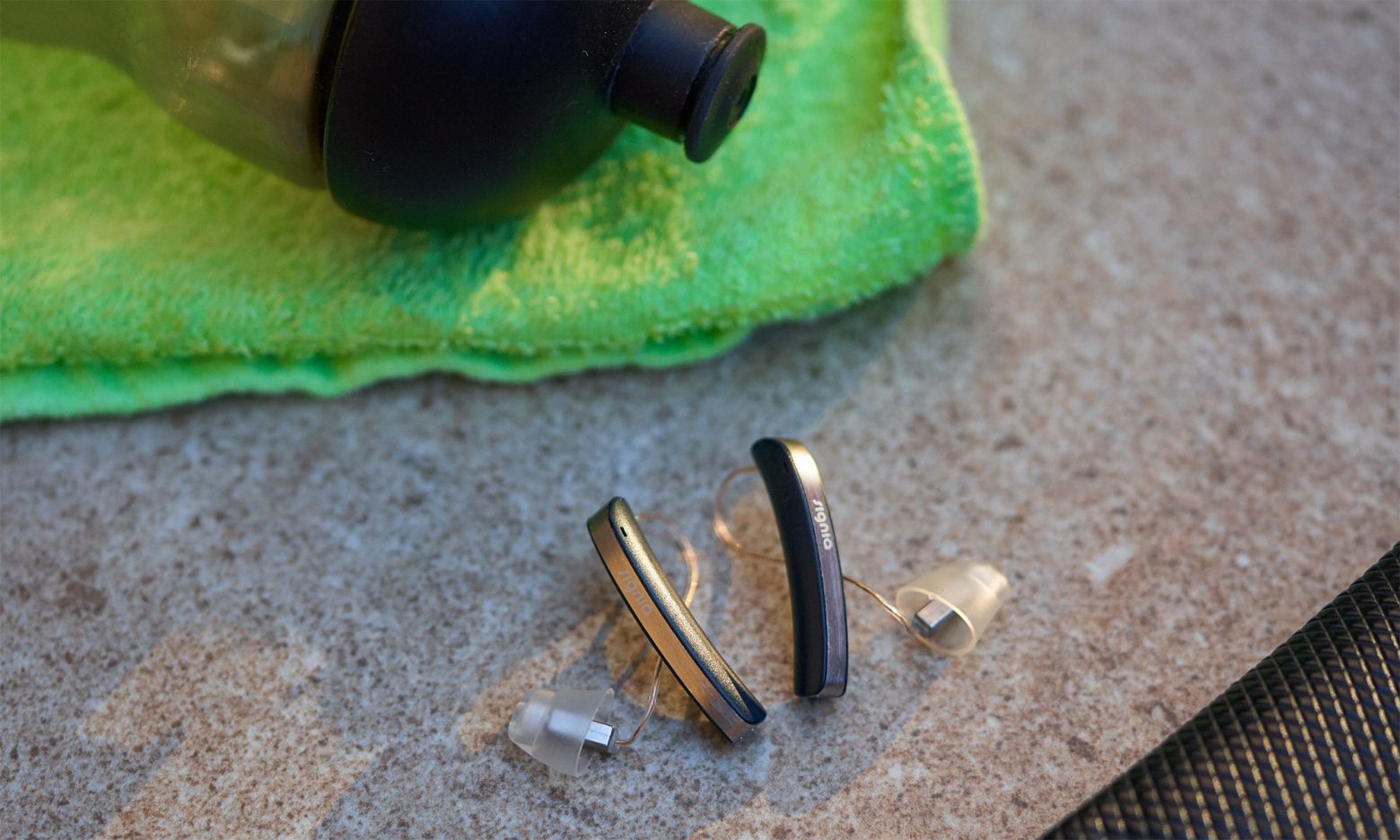 Styletto_personal-trainer_hearing-aids-beauty-shot_2000x1200-1560x936